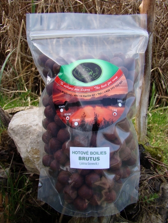 Boilie Brutus 1 kg (játra/česnek)